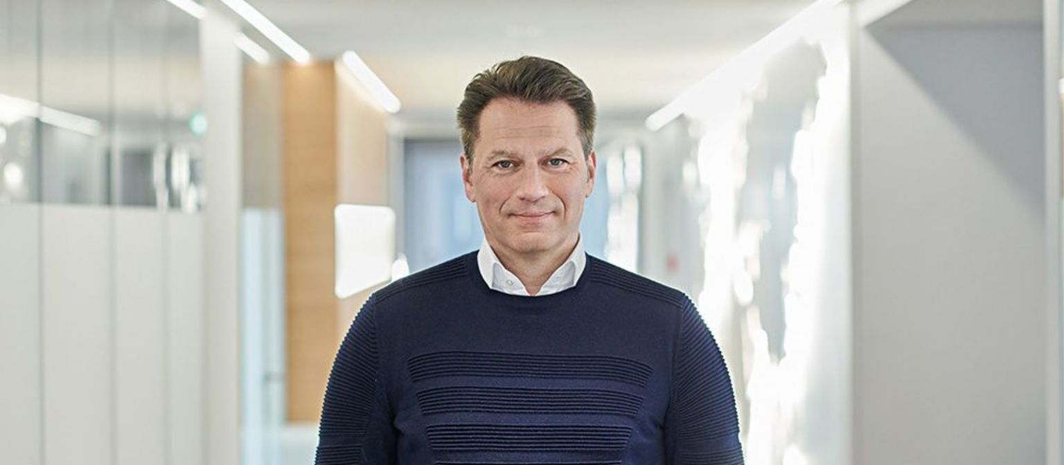Klaus Engberding CEO der EOS Gruppe blickt optimistisch in die Zukunft.