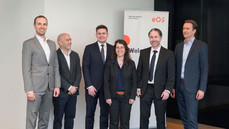 Vertreter der IFC besuchten EOS in Hamburg, um die Zusammenarbeit auf dem polnischen Markt zu feiern und das Engagement für nachhaltige Investitionen zu bekräftigen.