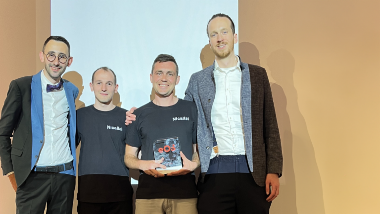 Innovationswettbewerb: Das Gewinnerteam stellte eine Künstliche Intelligenz (KI) vor, die eigenständig Callcenter-Anrufe entgegennehmen und abgeben kann.