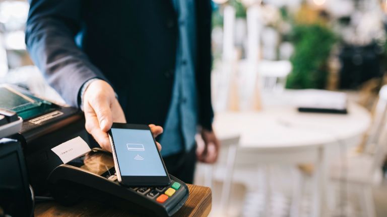 Bezahlen mit dem Smartphone entwickelt sich zu einer wachsenden Bezahlmethode. Europas Unternehmen müssen aufpassen, dass Sie den Anschluss nicht verpassen. 