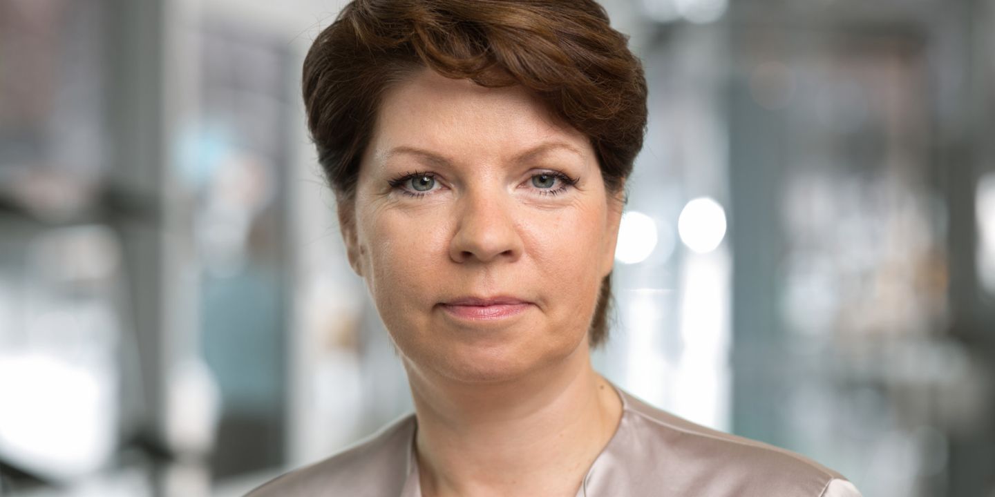 Portrait von Kirsten Pedd, Chief Compliance Officer und Head of Public Affairs