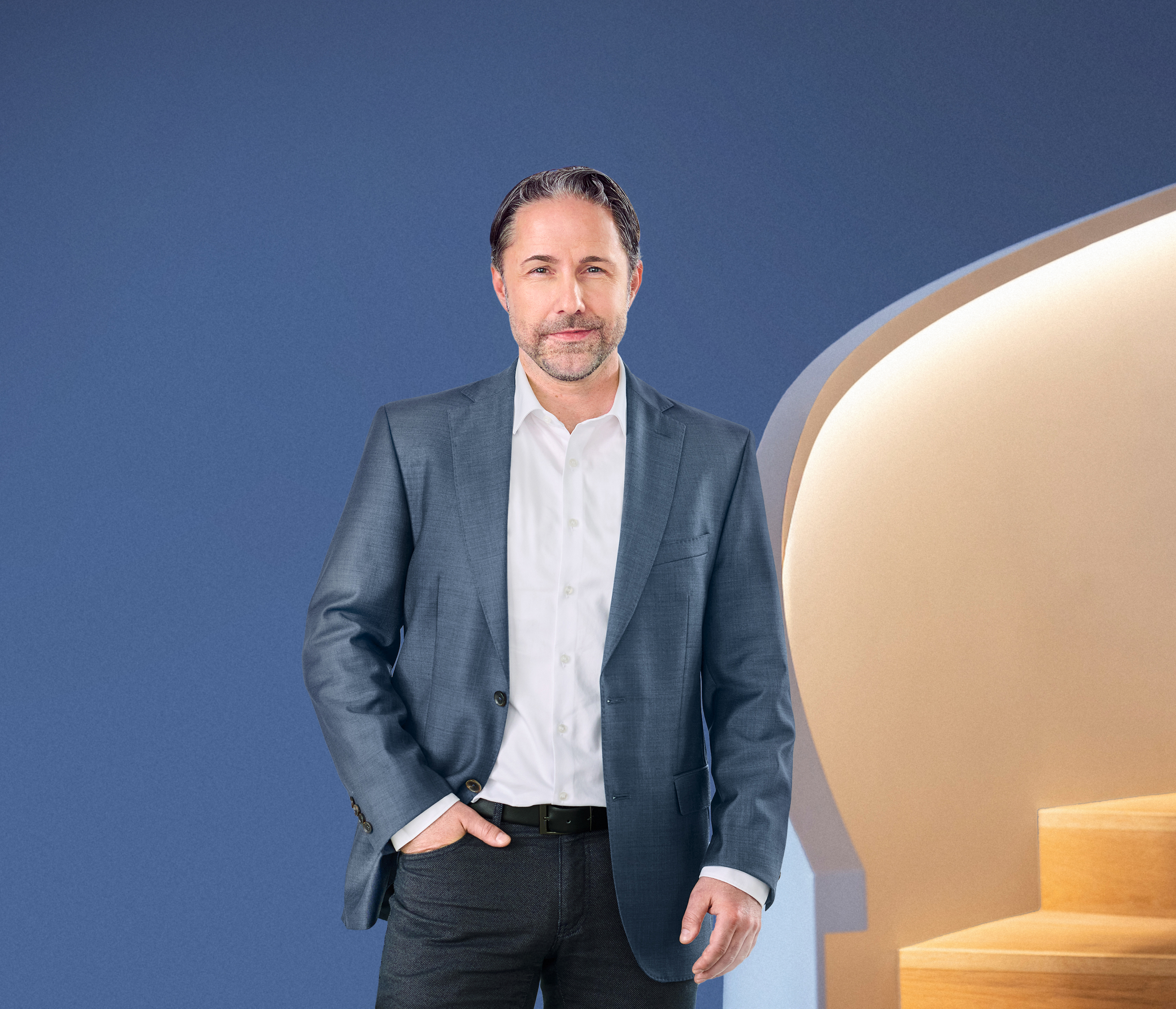 Porträt von Marwin Ramcke, CEO der EOS Gruppe