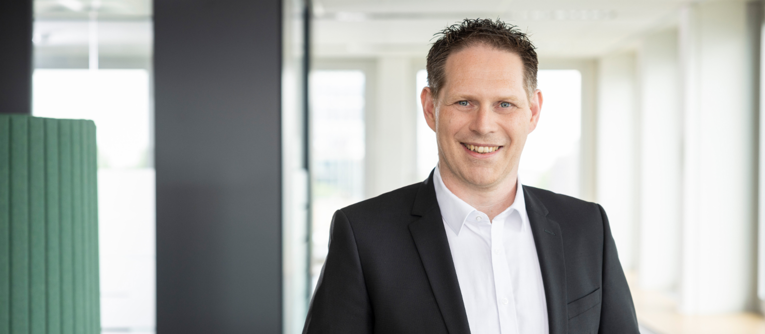 Michael Hoppe, Director of Business Strategy Management at EOS Deutscher Inkasso-Dienst and honorary member of the executive committee of the Federal Association of German Debt Collection Companies (BDIU).