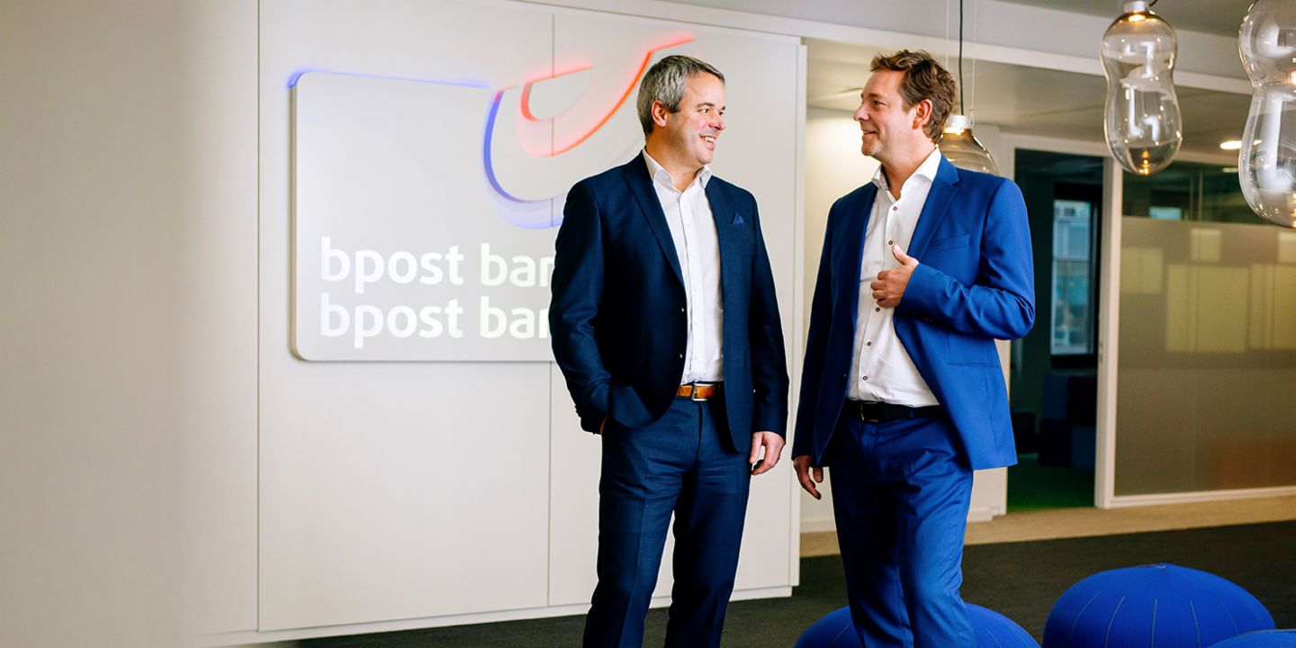 Ivan Demuynck und Roel Dumont in der Brüsseler Zentrale der bpost bank.