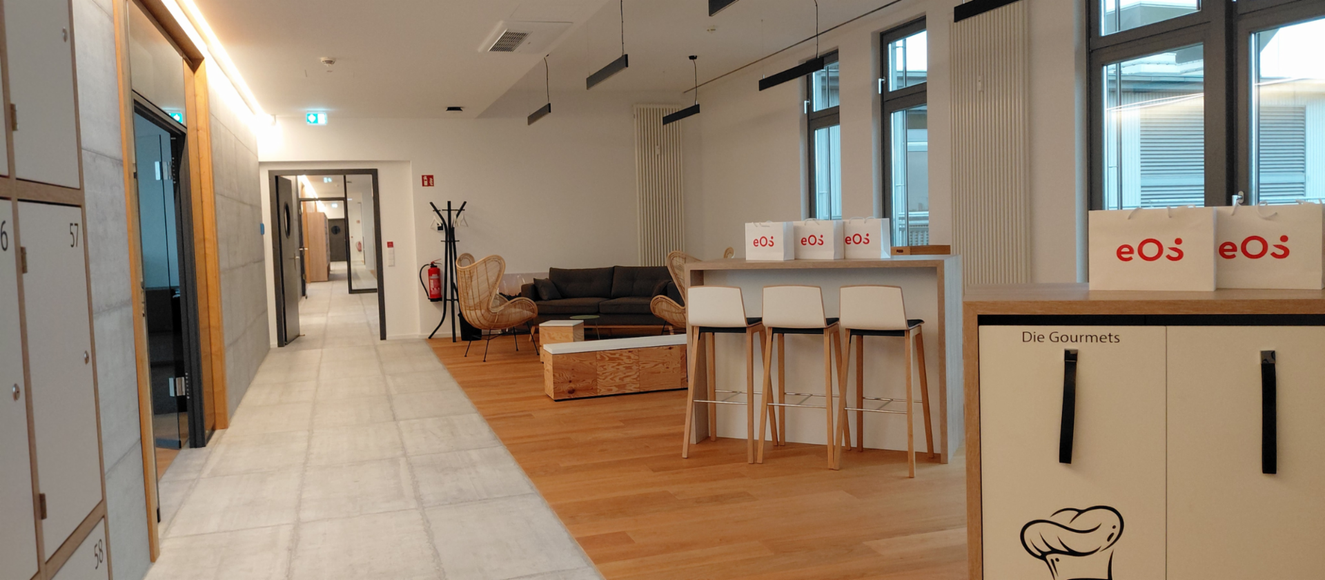 In the new EOS Berlin location there are 116 modern workstations available, which are used on a desk-sharing basis