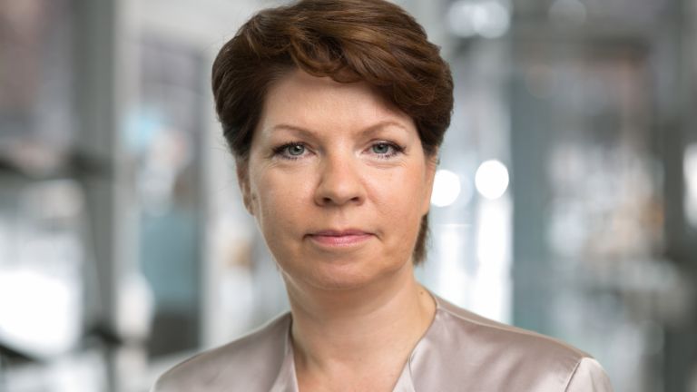 Portrait von Kirsten Pedd, Chief Compliance Officer und Head of Public Affairs