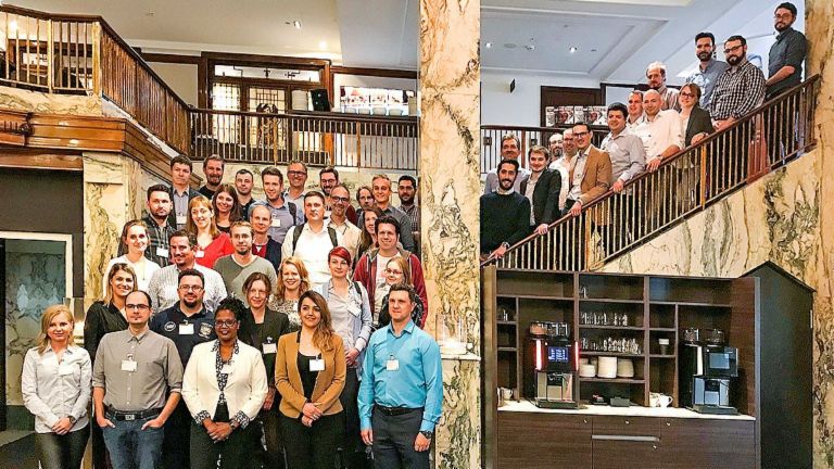 EOS CoA Academy: Kollegen und Kolleginnen und Kollegen bei der EOS Data & Analytics Conference in Hamburg.