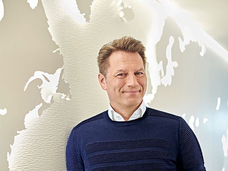 Digitalisierung: CEO Klaus Engberding erklärt, wie er den künftigen Erfolg der EOS Gruppe sichert.